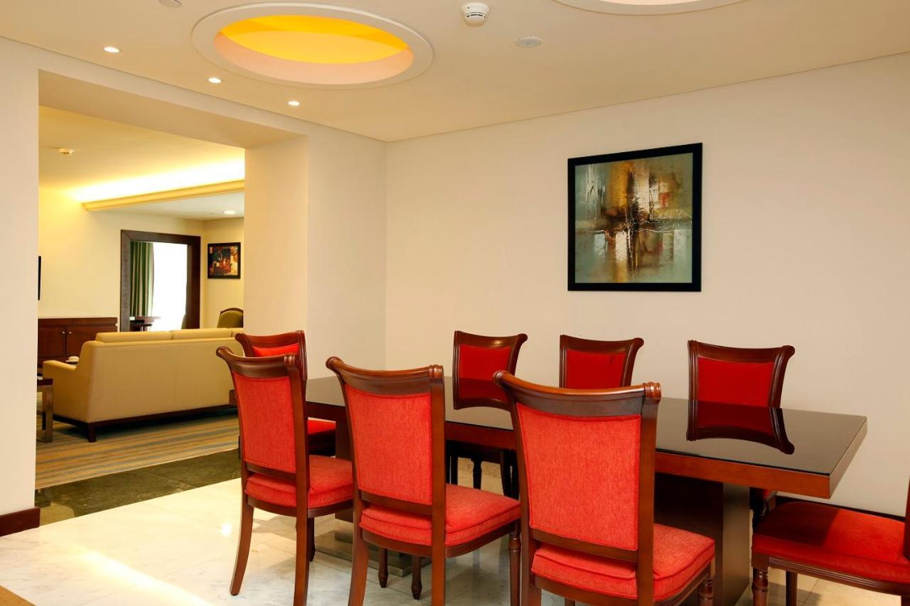 ריאד Holiday Inn Olaya By Ihg מראה חיצוני תמונה